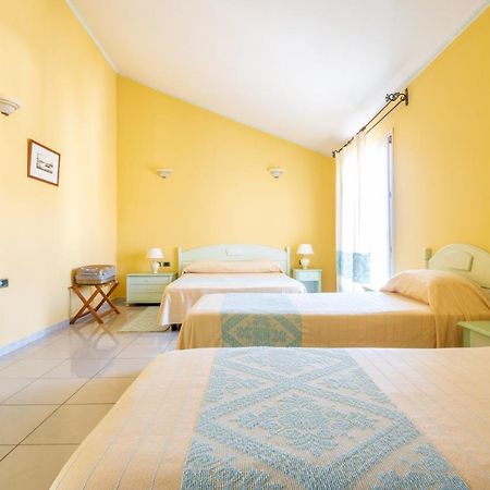 Hotel Solki SantʼAntìoco Eksteriør bilde